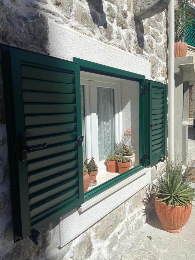 Apartman Oleandar Kaštela Exteriér fotografie